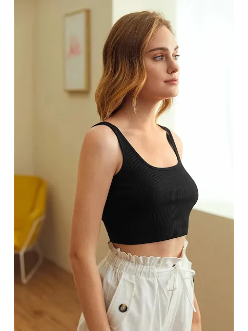 Kadın Siyah Kalın Askılı Crop Top Büstiyer – Modern Ve Şık Tasarım