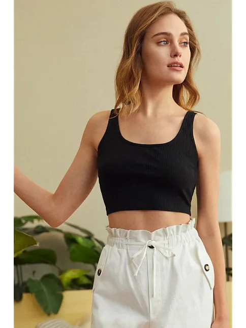 Kadın Siyah Kalın Askılı Crop Top Büstiyer – Modern Ve Şık Tasarım