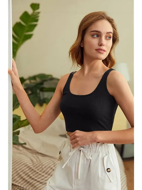 Kadın Siyah Kalın Askılı Crop Top Büstiyer – Modern Ve Şık Tasarım