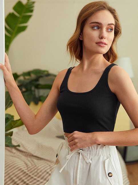 Kadın Siyah Kalın Askılı Crop Top Büstiyer – Modern Ve Şık Tasarım