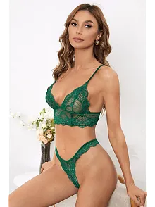 Kadın Yeşil Çapraz Sırt Detaylı Şık Bralet Takım – Modern, Konforlu Ve Günlük Kombinlere Uygun