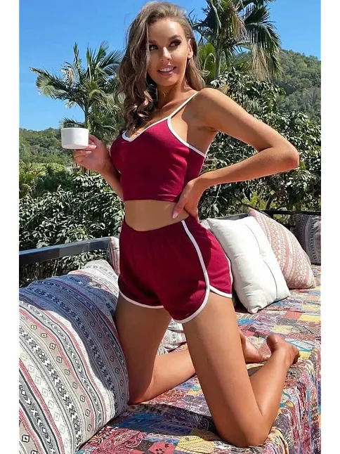 Kadın Bordo Askılı Crop Top Ve Şortlu Gecelik Takım – Modern, Konforlu Ve Günlük Kombinlere Uygun
