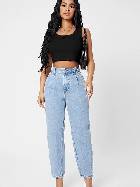 Kadın Siyah Kare Yaka Crop Top Bluz – Şık, Rahat Ve Kolay Kombinlenebilir