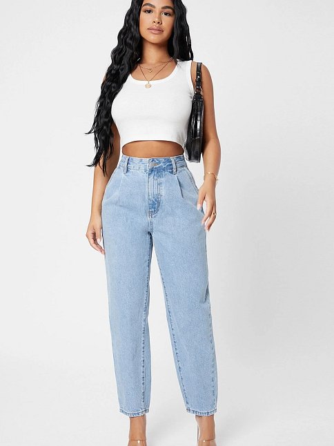 Kadın Beyaz Kare Yaka Crop Top Bluz – Şık, Rahat Ve Kolay Kombinlenebilir