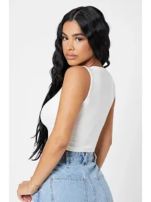 Kadın Beyaz Kare Yaka Crop Top Bluz – Şık, Rahat Ve Kolay Kombinlenebilir