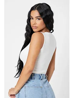 Kadın Beyaz Kare Yaka Crop Top Bluz – Şık, Rahat Ve Kolay Kombinlenebilir