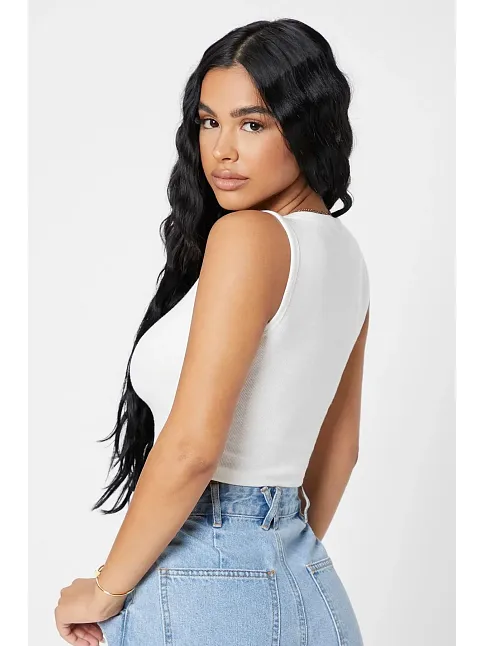 Kadın Beyaz Kare Yaka Crop Top Bluz – Şık, Rahat Ve Kolay Kombinlenebilir