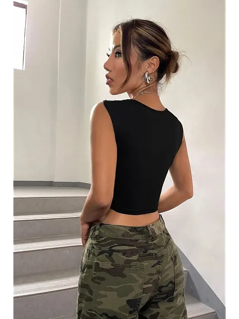 Kadın Siyah Kare Yaka Kalınlaşan Omuz Detaylı Crop Top Bluz