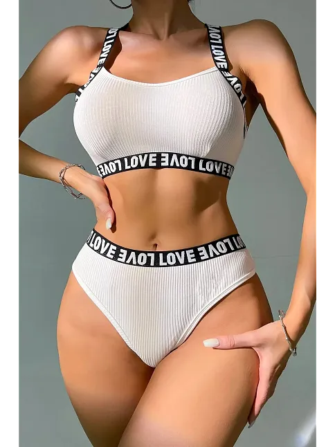 Kadın Beyaz Çapraz Sırt Ve Love Yazı Detaylı Iç Çamaşır Takımı – Modern, Konforlu