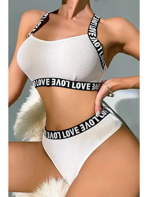 Kadın Beyaz Çapraz Sırt Ve Love Yazı Detaylı Iç Çamaşır Takımı – Modern, Konforlu