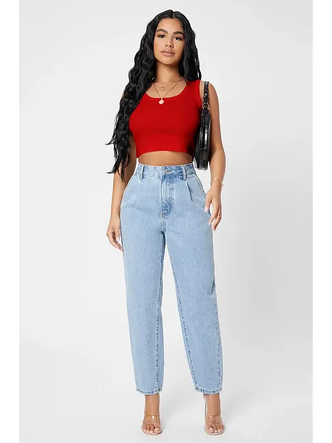 Kadın Kırmızı Kare Yaka Crop Top Bluz – Şık, Rahat Ve Kolay Kombinlenebilir