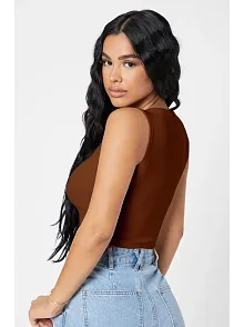 Kadın Kahverengi Kare Yaka Crop Top Bluz – Şık, Rahat Ve Kolay Kombinlenebilir