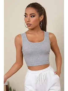 Kadın Gri Kare Yaka Crop Top Bluz – Şık, Rahat Ve Kolay Kombinlenebilir
