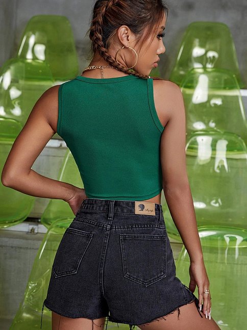 Kadın Yeşil Kare Yaka Crop Top Bluz – Şık, Rahat Ve Kolay Kombinlenebilir