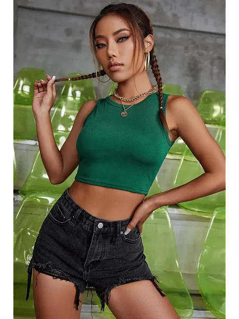 Kadın Yeşil Kare Yaka Crop Top Bluz – Şık, Rahat Ve Kolay Kombinlenebilir