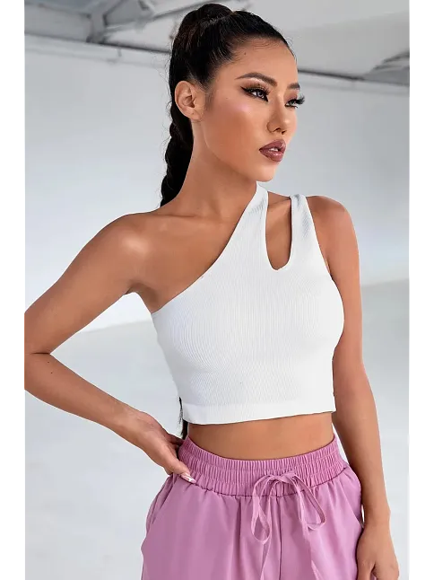 Kadın Beyaz Tek Omuz Cut Out Detaylı Crop Top Bluz – Şık, Rahat Ve Kolay Kombinlenebilir