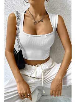 Kadın Beyaz Kare Yaka Kalınlaşan Omuz Detaylı Crop Top Bluz – Şık, Rahat Ve Kolay Kombinlenebilir
