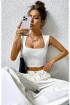 Kadın Beyaz Kare Yaka Kalınlaşan Omuz Detaylı Crop Top Bluz – Şık, Rahat Ve Kolay Kombinlenebilir