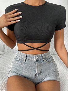 Kadın Siyah Yarım Kol Çapraz Bağlamalı Crop Top Bluz – Şık, Rahat Ve Kolay Kombinlenebilir