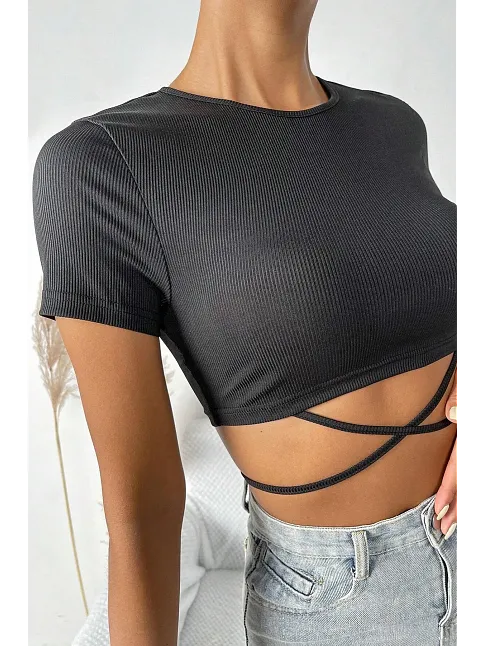 Kadın Siyah Yarım Kol Çapraz Bağlamalı Crop Top Bluz – Şık, Rahat Ve Kolay Kombinlenebilir