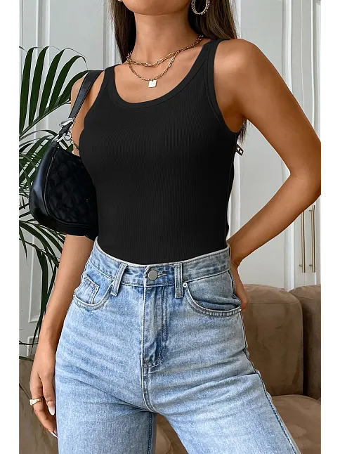 Kadın Siyah Kolsuz Kalın Askılı Uzun Crop Top Bluz & Atlet – Şık, Rahat Ve Kolay Kombinlenebilir