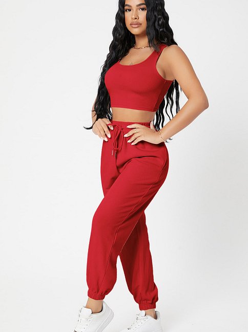 Kadın Kırmızı Kaşkorse Cepli Jogger Eşofman Altı Ve Crop Top Bluz – Şık, Rahat Ve Kolay Kombinlenebilir