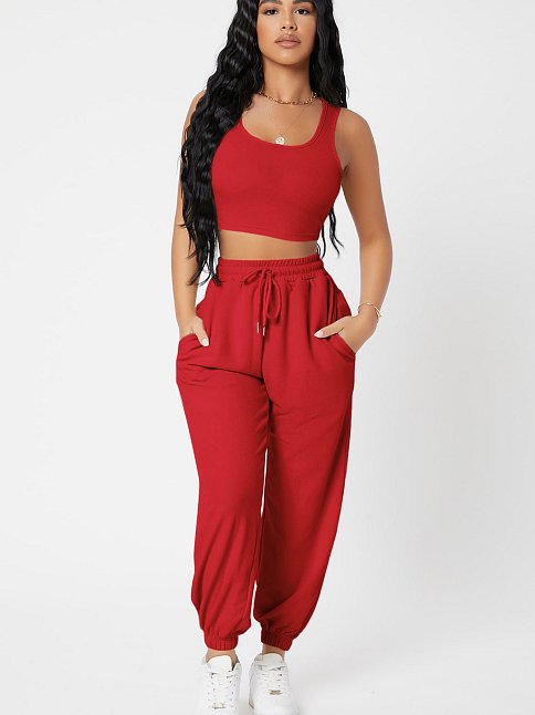 Kadın Kırmızı Kaşkorse Cepli Jogger Eşofman Altı Ve Crop Top Bluz – Şık, Rahat Ve Kolay Kombinlenebilir