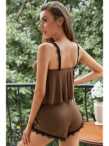 Kadın Kahverengi Dantelli Şortlu Pijama Takımı – Rahat, Şık Ve 4 Mevsim Kullanım