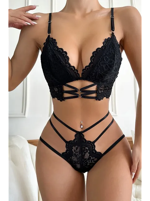 Kadın Siyah Dantel Cut-out Detaylı Şık Sütyen Ve Külot Takımı – Modern, Konforlu Ve Günlük Kombinlere Uygun