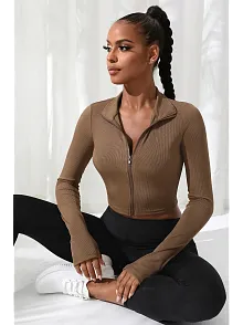 Kadın Kahverengi Uzun Kol Fermuarlı Parmak Geçme Detaylı Dik Yaka Crop Top Bluz – Şık, Rahat Ve Kolay Kombinlenebilir