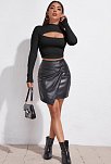 Kadın Siyah Göğüs Dekolteli Uzun Kollu Cut Out Crop Top Bluz – Şık, Rahat Ve Kolay Kombinlenebilir
