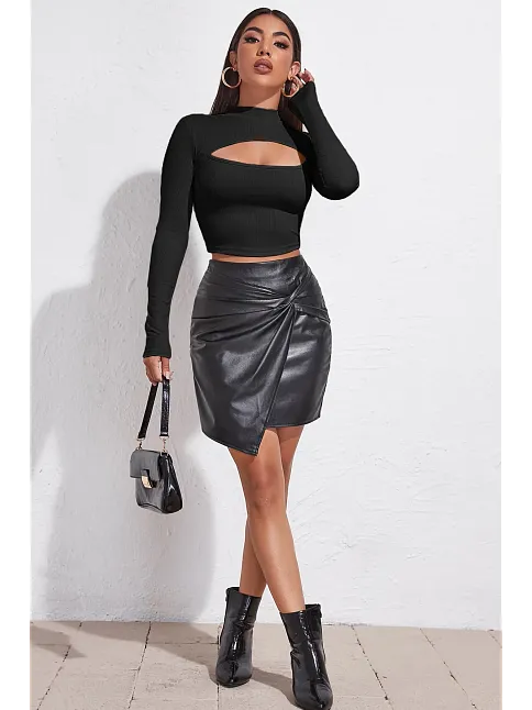 Kadın Siyah Göğüs Dekolteli Uzun Kollu Cut Out Crop Top Bluz – Şık, Rahat Ve Kolay Kombinlenebilir
