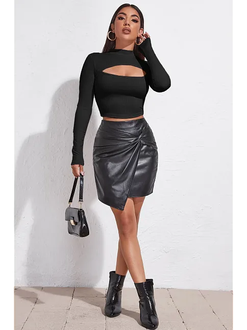 Kadın Siyah Göğüs Dekolteli Uzun Kollu Cut Out Crop Top Bluz – Şık, Rahat Ve Kolay Kombinlenebilir