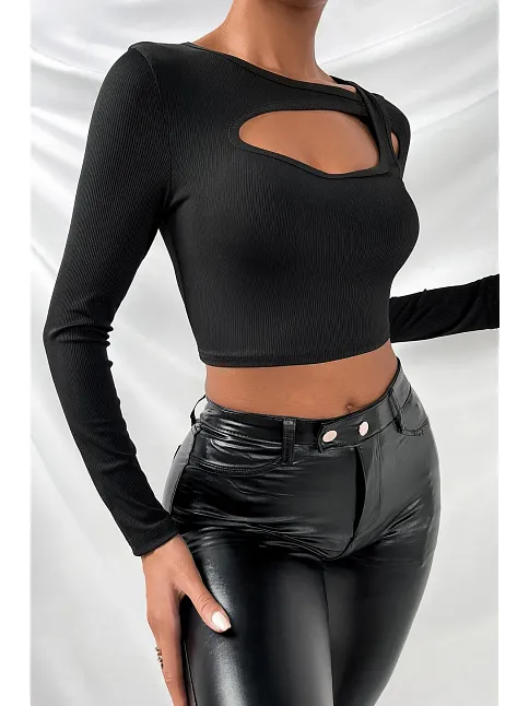 Kadın Siyah Göğüs Dekolteli Çapraz Askılı Uzun Kollu Crop Top Bluz – Şık, Rahat Ve Kolay Kombinlenebilir