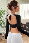 Kadın Siyah Uzun Kol Göğüs Ve Sırt Dekolteli Crop Top Bluz – Şık, Rahat Ve Kolay Kombinlenebilir