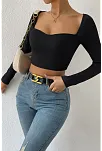 Kadın Siyah Uzun Kol Göğüs Dekolteli Şık Crop Top Bluz – Şık, Rahat Ve Kolay Kombinlenebilir