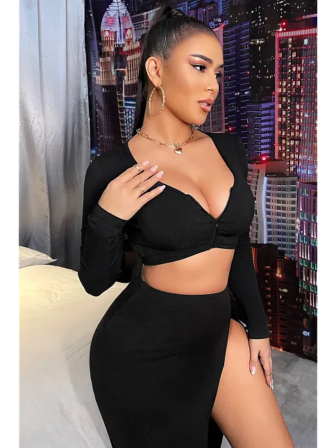 Kadın Siyah Uzun Kol Göğüs Ve Göbek Dekolteli Fermuarlı Crop Top Bluz – Şık, Rahat Ve Kolay Kombinlenebilir