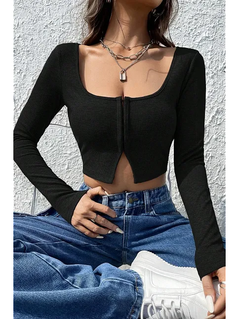 Kadın Siyah Uzun Kollu Agraflı Göğüs Ve Göbek Dekolteli Crop Top Bluz – Şık, Rahat Ve Kolay Kombinlenebilir