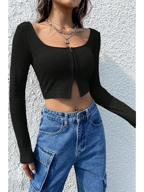 Kadın Siyah Uzun Kollu Agraflı Göğüs Ve Göbek Dekolteli Crop Top Bluz – Şık, Rahat Ve Kolay Kombinlenebilir