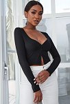 Kadın Siyah Uzun Kollu Düğmeli Göğüs Ve Göbek Dekolteli Crop Top Bluz – Şık, Rahat Ve Kolay Kombinlenebilir