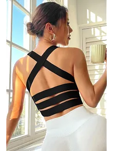 Kadın Siyah Sırtı Çapraz Lastik Detaylı Crop Top Bluz – Şık, Rahat Ve Kolay Kombinlenebilir