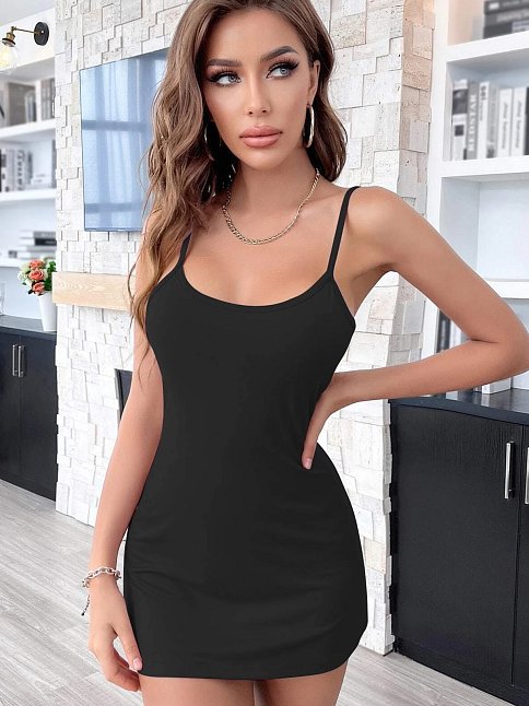 Kadın Siyah Sırt Kısmı Komple Dantelli Mini Gecelik – Modern Ve Şık Tasarım