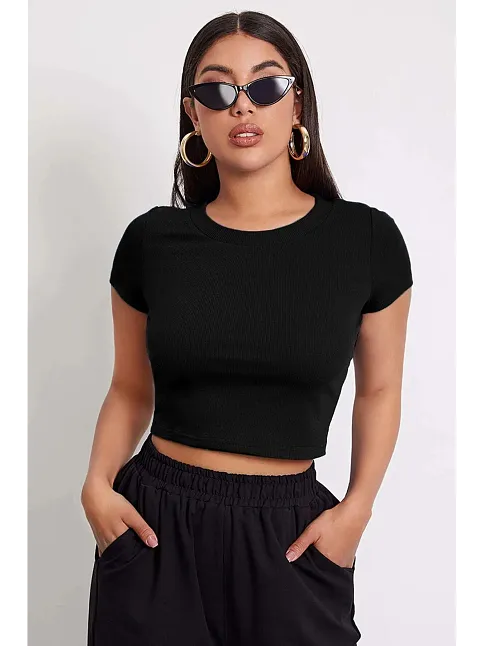 Kadın Siyah Yuvarlak Yaka Yarım Kol Crop Top Bluz – Şık, Rahat Ve Kolay Kombinlenebilir