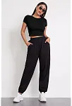 Kadın Siyah Yuvarlak Yaka Yarım Kol Crop Top Bluz – Şık, Rahat Ve Kolay Kombinlenebilir