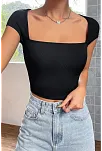 Kadın Siyah Kare Yaka Yarım Kol Göğüs Dekolteli Crop Top Bluz – Şık, Rahat Ve Kolay Kombinlenebilir