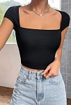 Kadın Siyah Kare Yaka Yarım Kol Göğüs Dekolteli Crop Top Bluz – Şık, Rahat Ve Kolay Kombinlenebilir