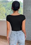 Kadın Siyah Kare Yaka Yarım Kol Göğüs Dekolteli Crop Top Bluz – Şık, Rahat Ve Kolay Kombinlenebilir