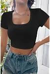 Kadın Siyah Yarım Kol Düz Yaka Crop Top Bluz – Şık, Rahat Ve Kolay Kombinlenebilir