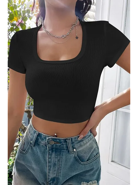 Kadın Siyah Yarım Kol Düz Yaka Crop Top Bluz – Şık, Rahat Ve Kolay Kombinlenebilir