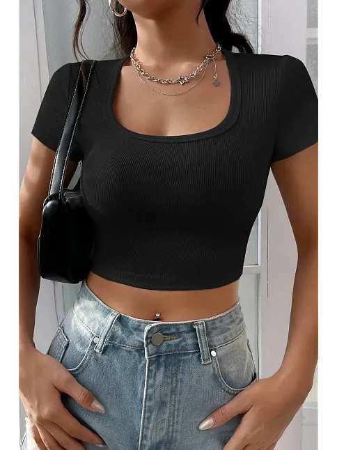 Kadın Siyah Yarım Kol Düz Yaka Crop Top Bluz – Şık, Rahat Ve Kolay Kombinlenebilir